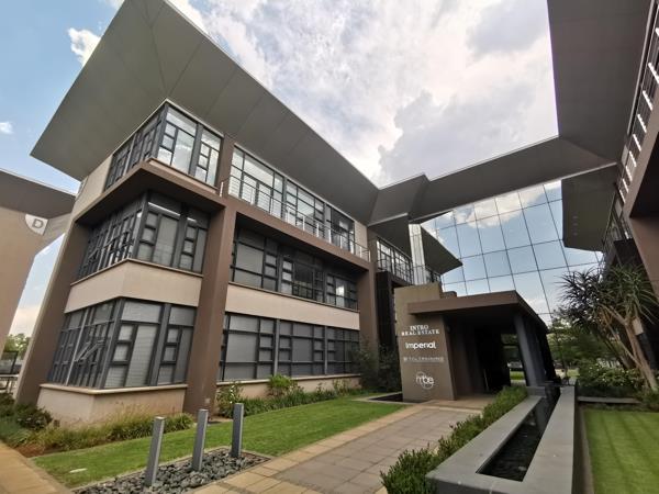 880  m² Commercial space