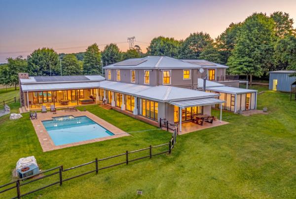 6 Bedroom House