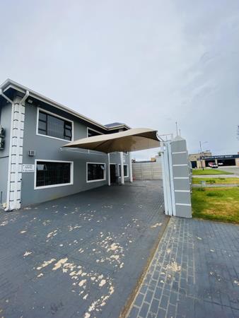 638  m² Commercial space