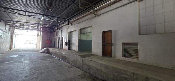 105  m² Industrial space
