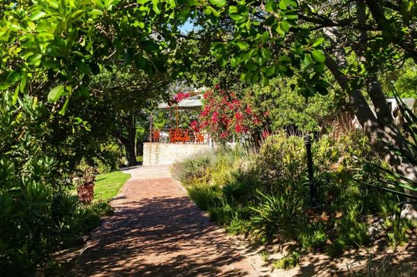 1 Bedroom Garden Cottage