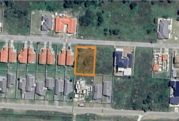 850 m² Land