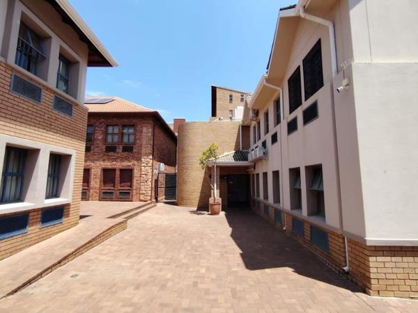 235  m² Commercial space