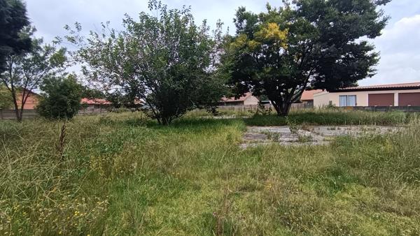 931 m² Land