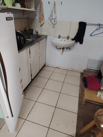 105.4  m² Commercial space