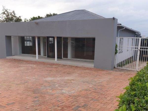 230  m² Commercial space