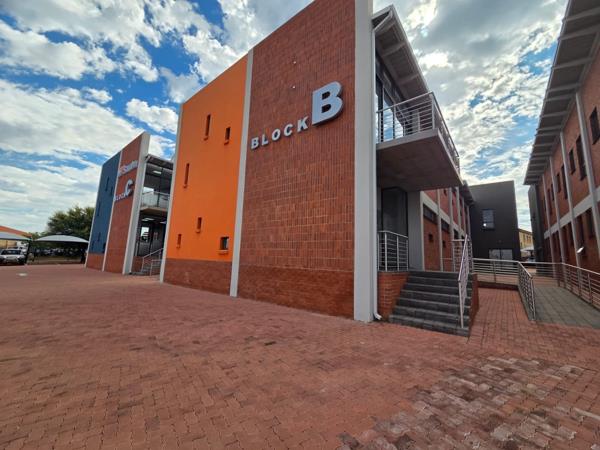 348  m² Office Space