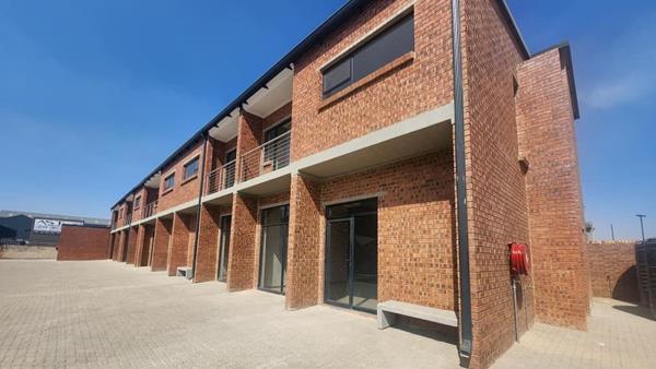 84.3  m² Commercial space