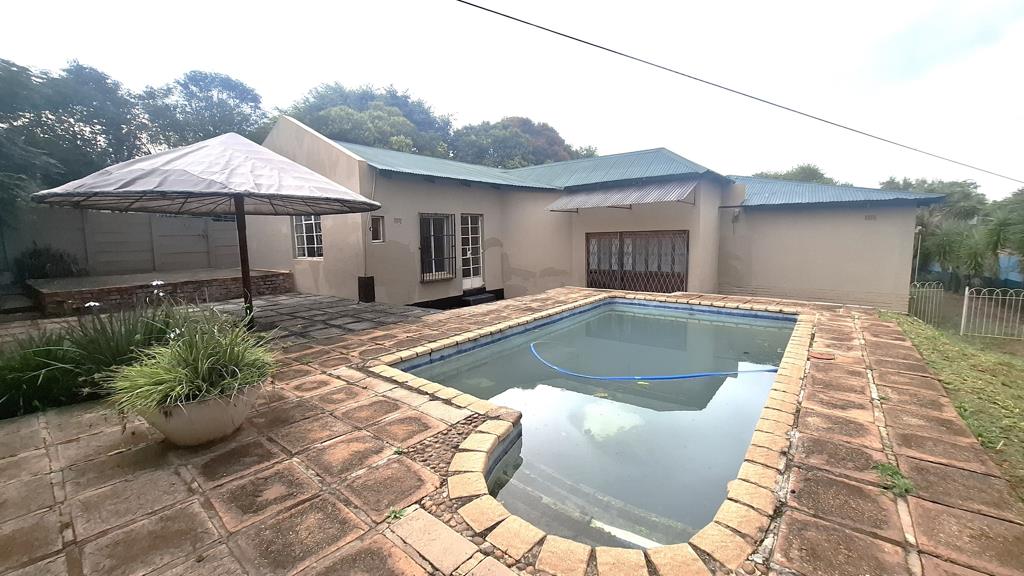 5 Bedroom House