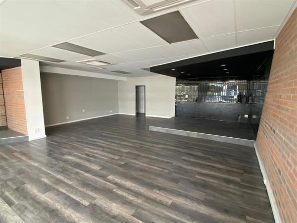 160  m² Retail Space