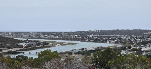 700 m² Land