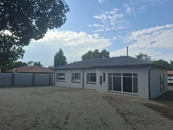 90  m² Commercial space