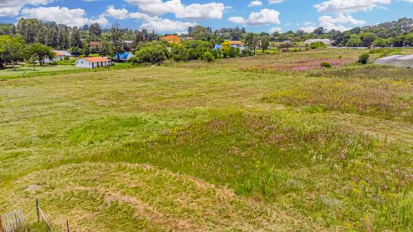8 566 m² Land