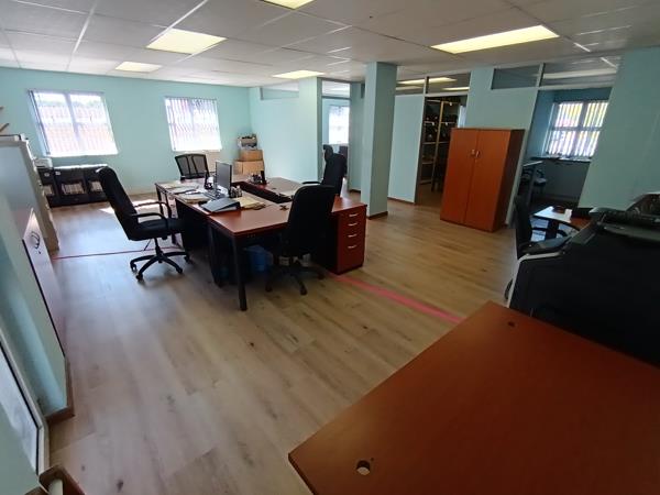 105  m² Commercial space