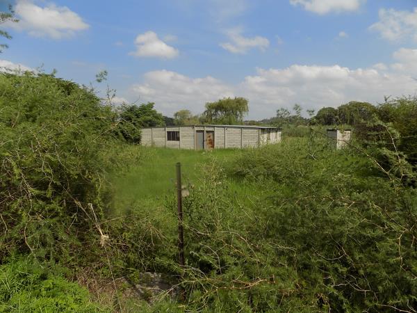 2 235 m² Land