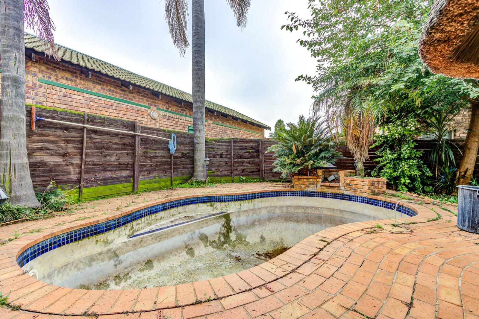 House in Glen Marais - View 5