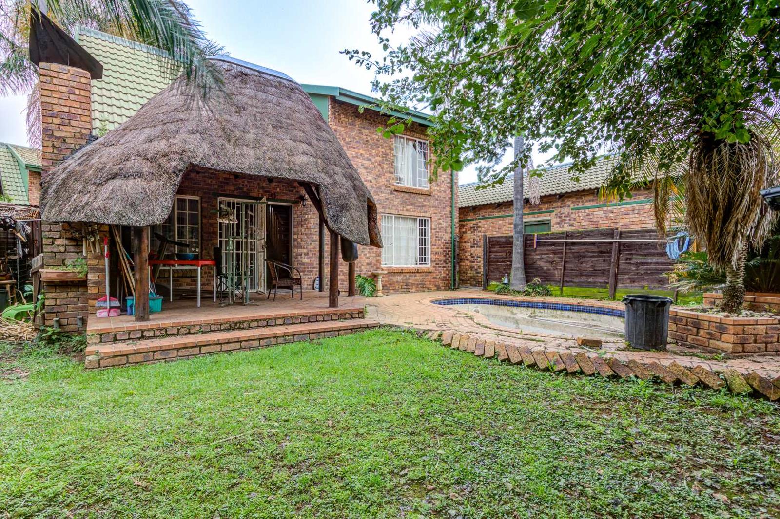 House in Glen Marais - View 4
