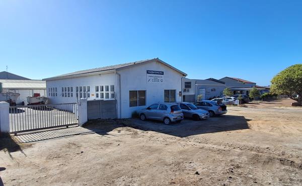 946  m² Commercial space