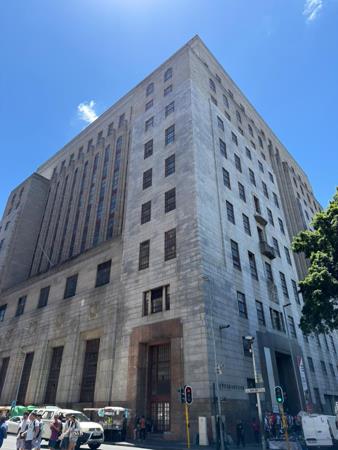 6 952  m² Retail Space