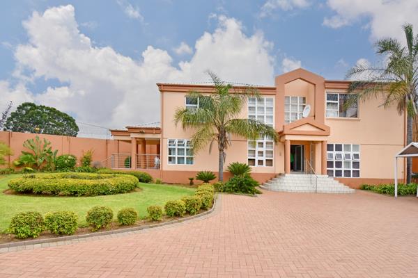 6 Bedroom House