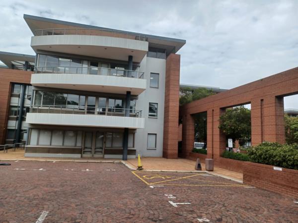 339 m² Office Space