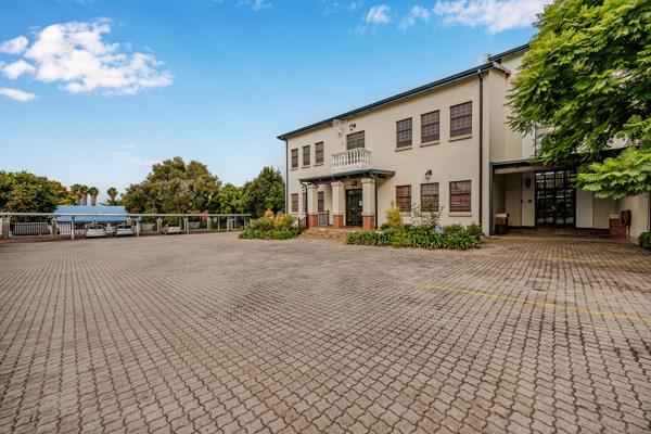 221  m² Commercial space