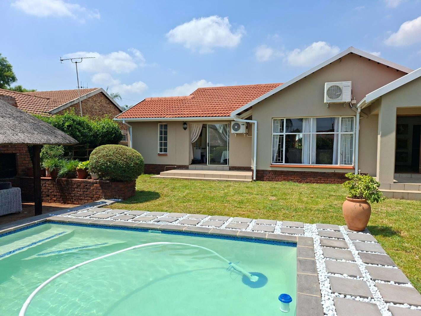 3 Bedroom House in Montana Tuine