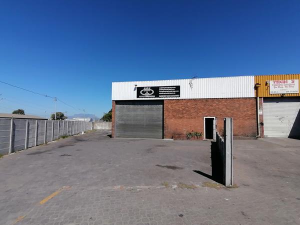 300  m² Industrial space