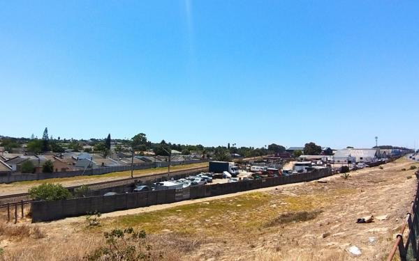 9 923  m² Industrial space