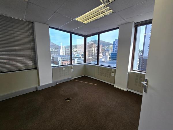 243  m² Office Space