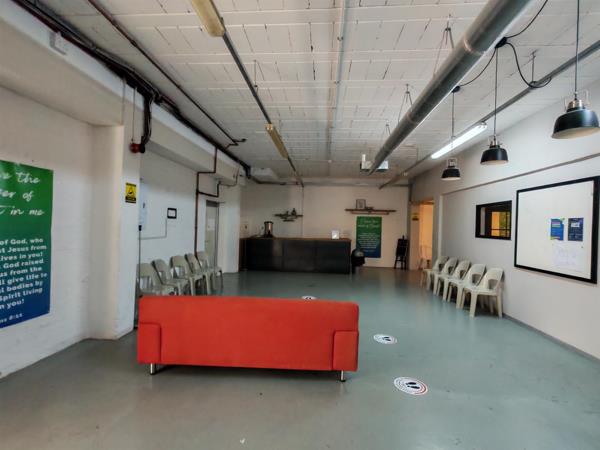 400  m² Commercial space