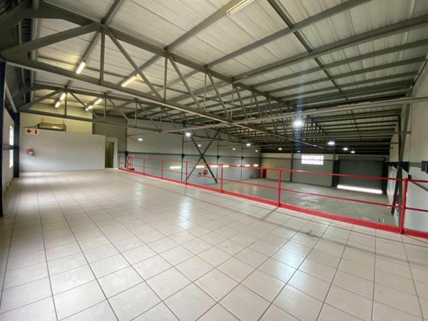 734  m² Industrial space