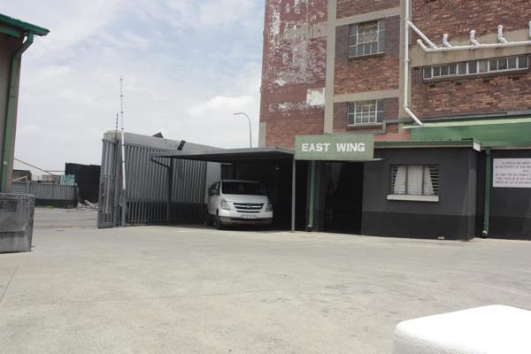 1 200  m² Industrial space