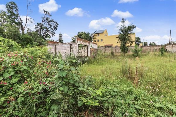 1 494 m² Land
