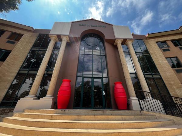 65  m² Commercial space