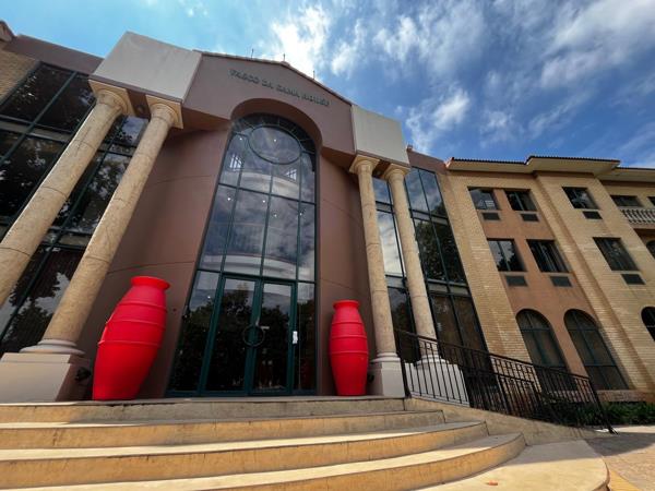 381  m² Commercial space