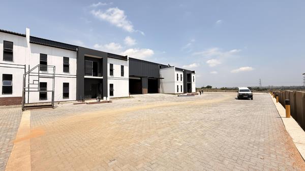 596  m² Industrial space