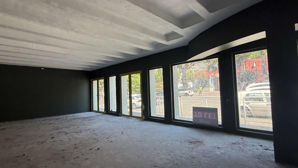 272  m² Retail Space