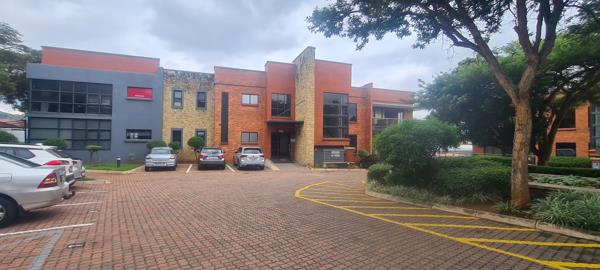 180  m² Commercial space