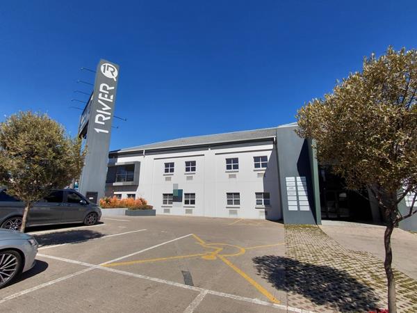 586  m² Commercial space