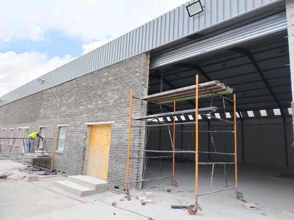 713  m² Industrial space