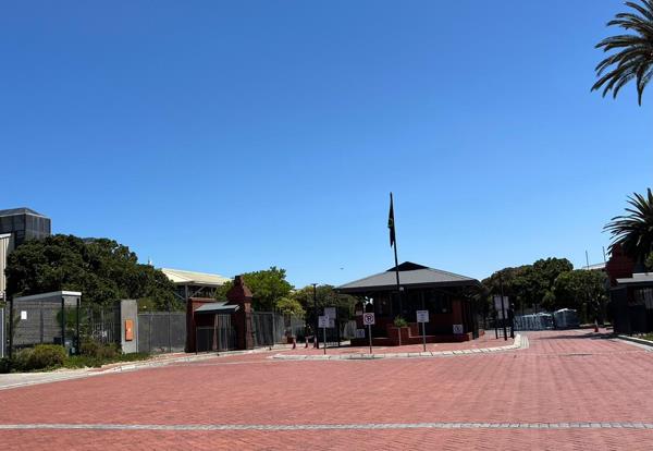 193.9 m² Commercial space