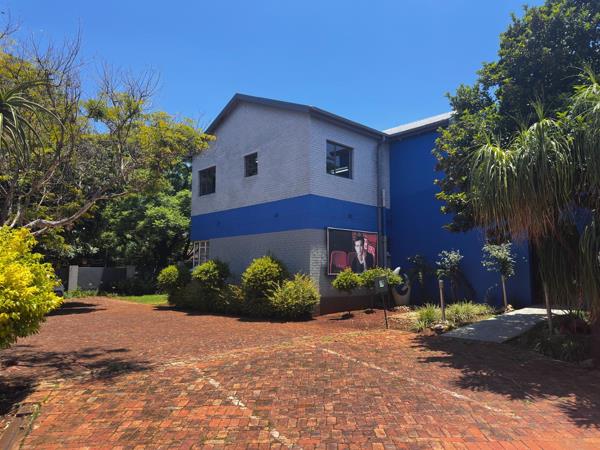 438  m² Commercial space