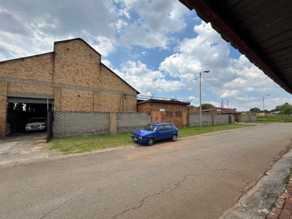 1 200  m² Industrial space