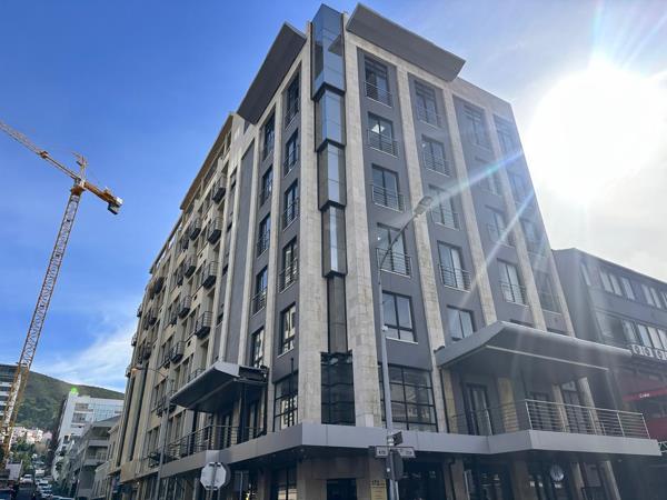 215  m² Commercial space