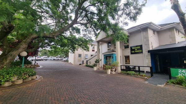 380  m² Office Space