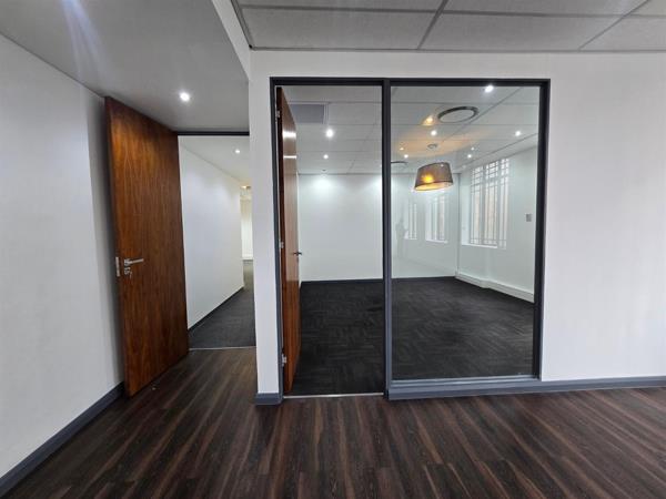 340  m² Office Space
