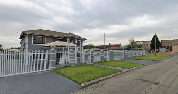 638  m² Commercial space