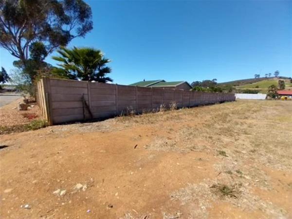1 153 m² Land