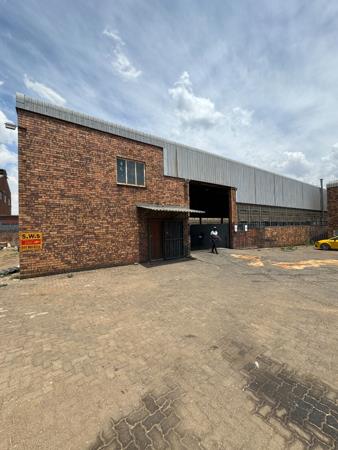800  m² Commercial space